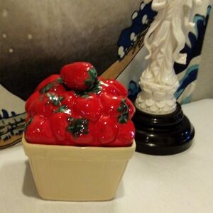 Vtg House of Webster Strawberry 🍓 Canister Cookie 🍪 Jar